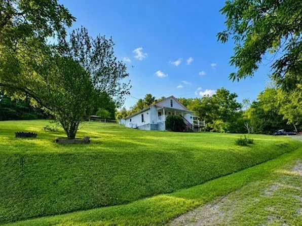 33 Four Oaks Ln, Ivanhoe, VA 24350