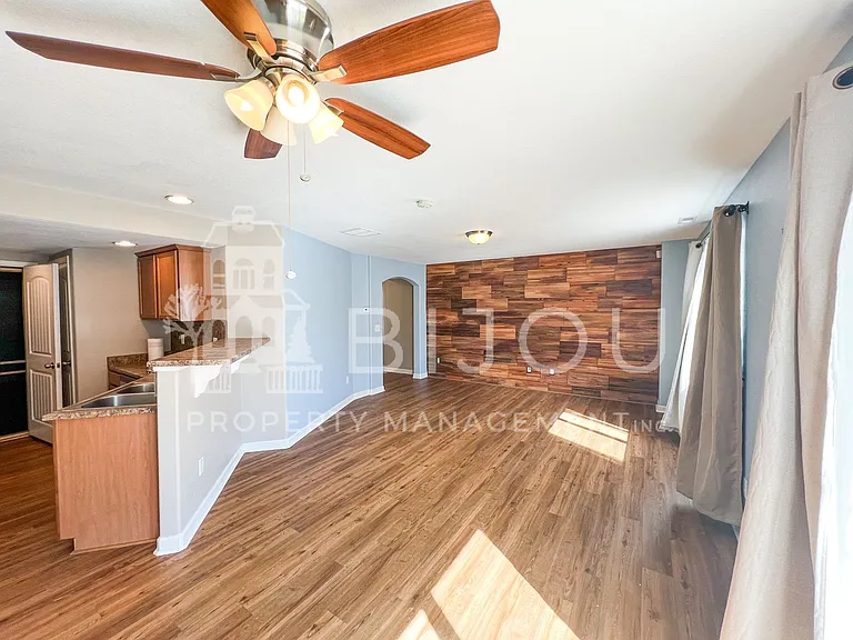 4247 Rosalie St — Photo 9