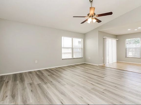 3rd image of 646 Lake Dexter Cir #1