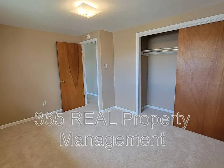 2440 W 11th St — Photo 9