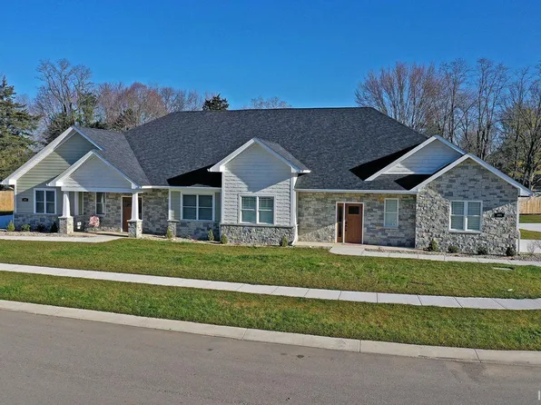 301 Blue River Dr, Knightstown, IN 46148