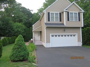 18 Hazel St, Worcester, MA 01604