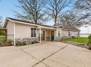 13117 Lakeshore Dr, Shelbyville, MI 49344