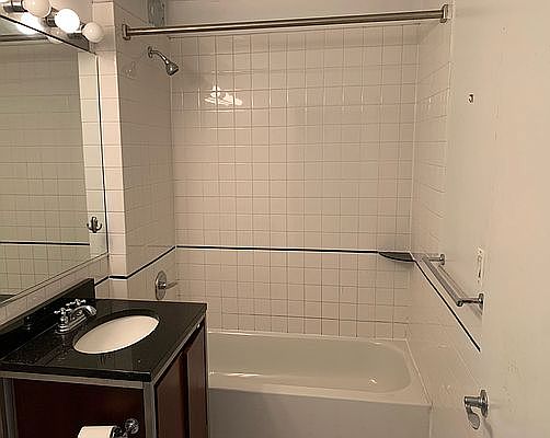 3rd image of 263 Pleasant Ave APT 2A