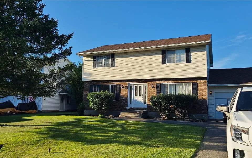 24 Riverview Dr
