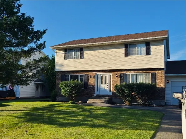 24 Riverview Dr, Rotterdam Junction, NY 12150