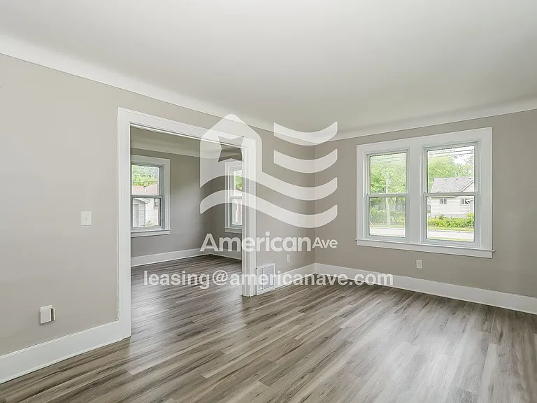 1109358_004_living_room_4.jpg