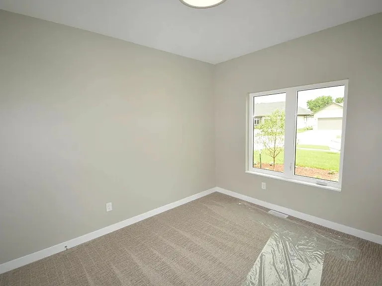 1398 Belmont Park Ave — Photo 9