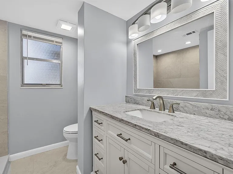 3590 Via Poinciana #202 — Photo 44
