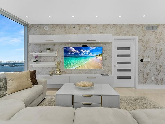 3rd image of 495 Brickell Ave APT 3802