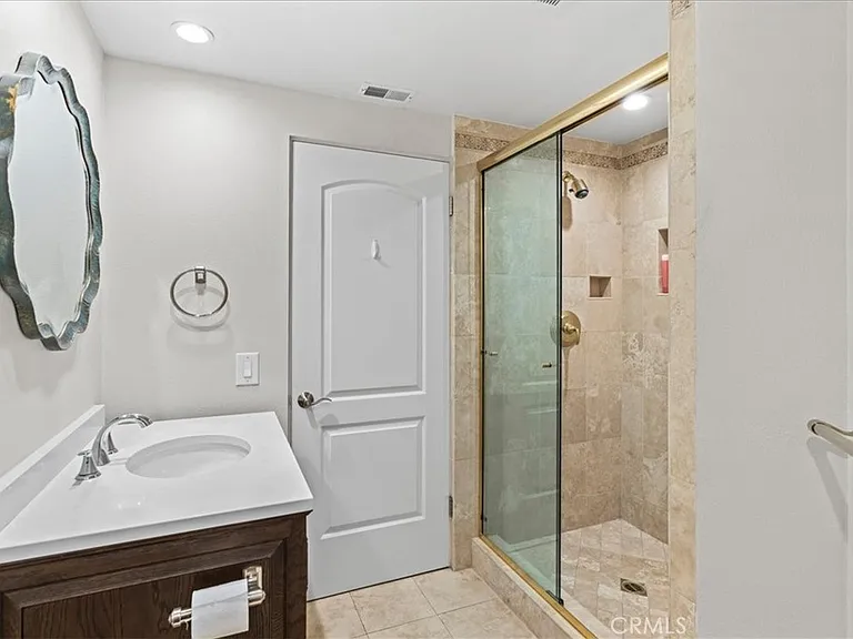 512 Esplanade #103 — Photo 31