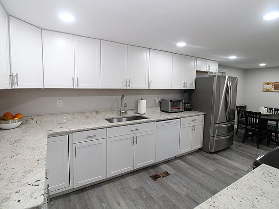 4th image of 613 Whittaker Rd