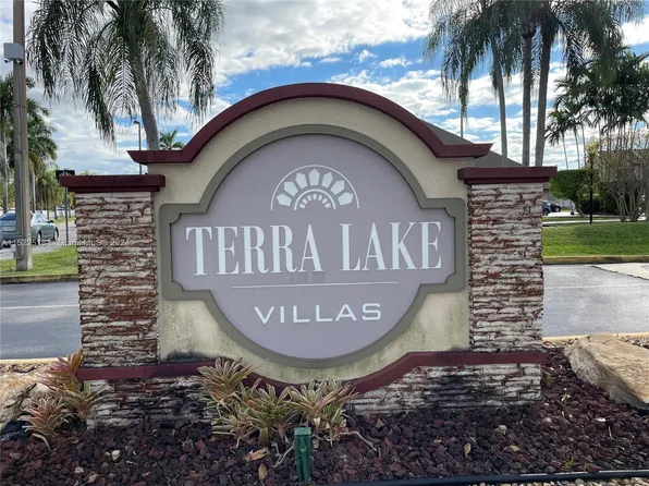 6420 SW 129th Pl APT 208, Miami, FL 33183