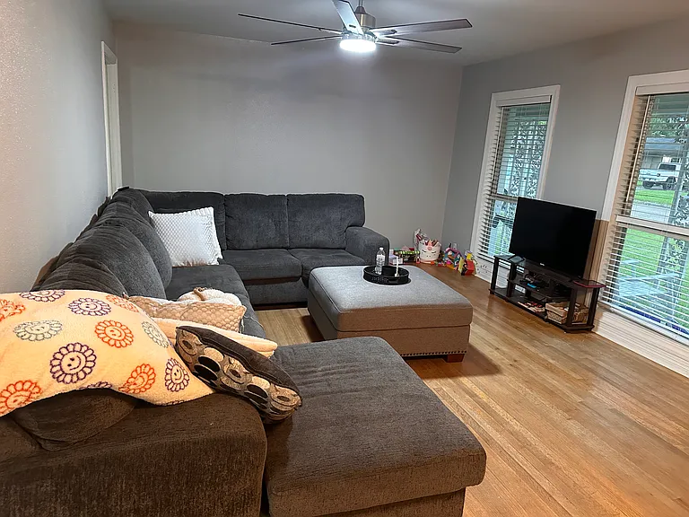 8527 Dillon St — Photo 6