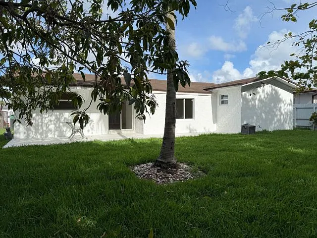 1991 NW 98th Ave — Photo 10
