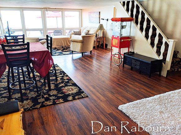 2nd image of 2212 Catalpa Dr