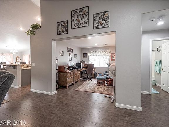 5th image of 10933 Sospel Pl