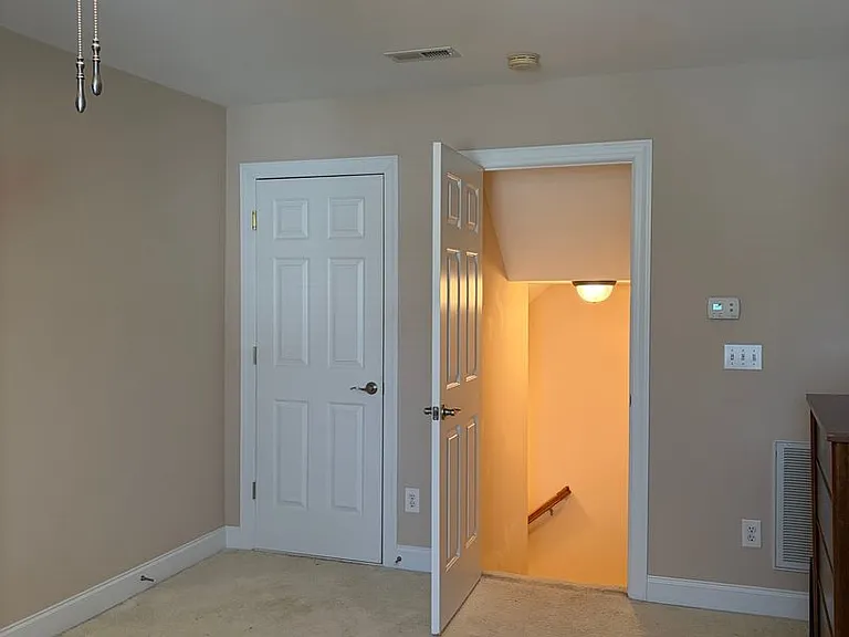 125 Gramercy Ct — Photo 13