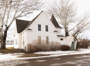 105 3rd Ave SE, Beach, ND 58621