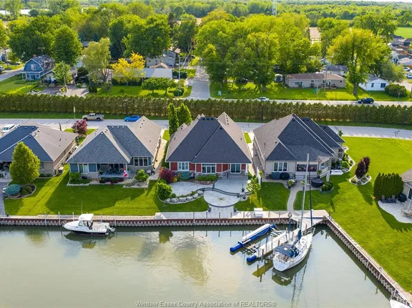 33 Montego Bay Cres, Kingsville, ON N9Y 4E7
