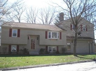 8 Barry Ln, Leominster, MA 01453