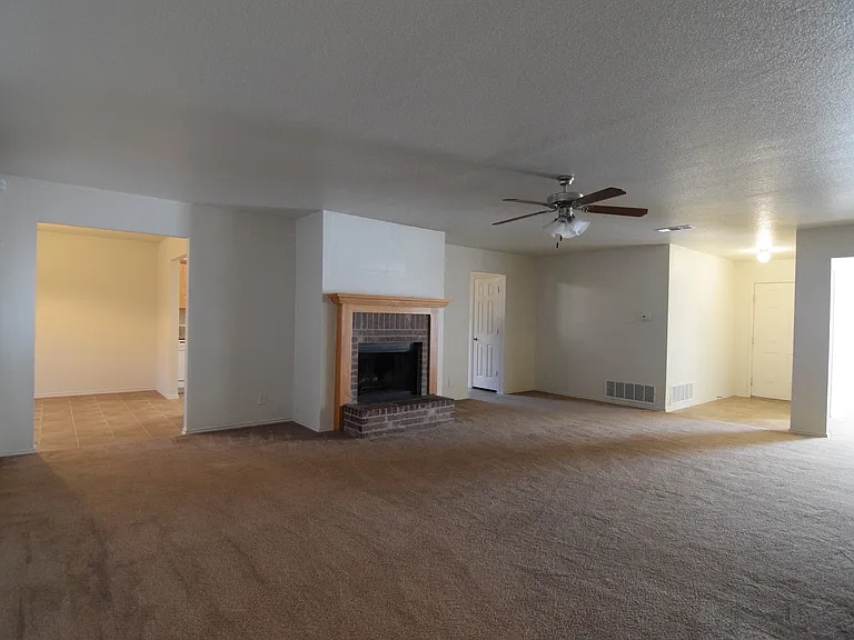 3401 Lorena Dr — Photo 10