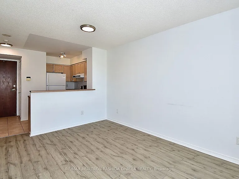 39 Oneida Cres #610 — Photo 11