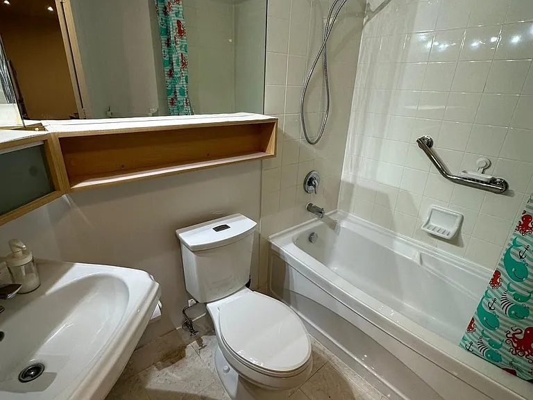 85 Bloor St E #1114 — Photo 9