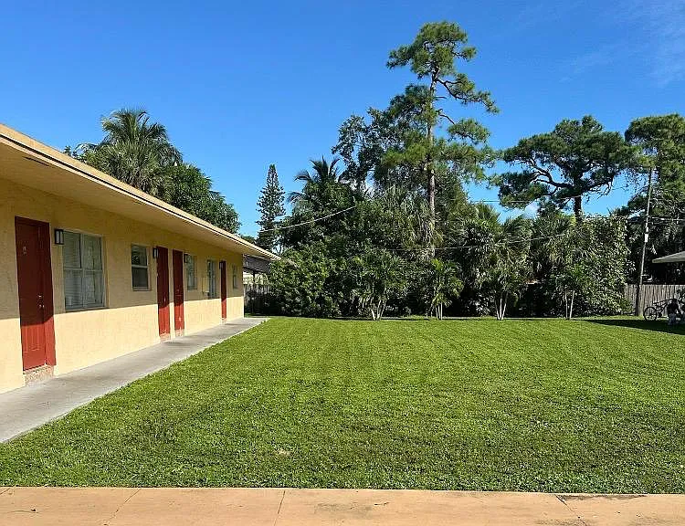 599 NW 40th Ct #A — Photo 17