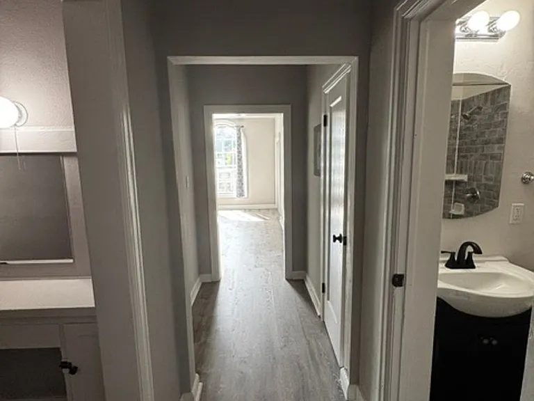 3220 Fruitvale Ave — Photo 2