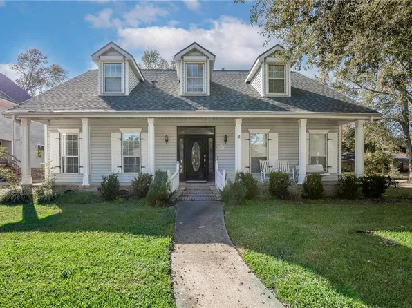 111 Ducayet Dr, Destrehan, LA 70047