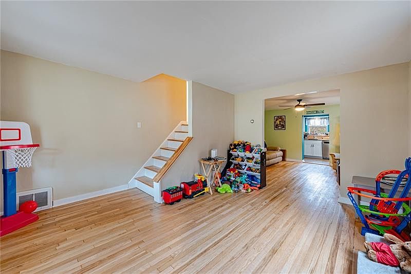 402 Cedar St, PA 15644 Zillow