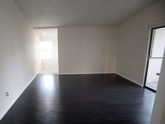 5th image of 2923 Antique Oaks Cir APT 40