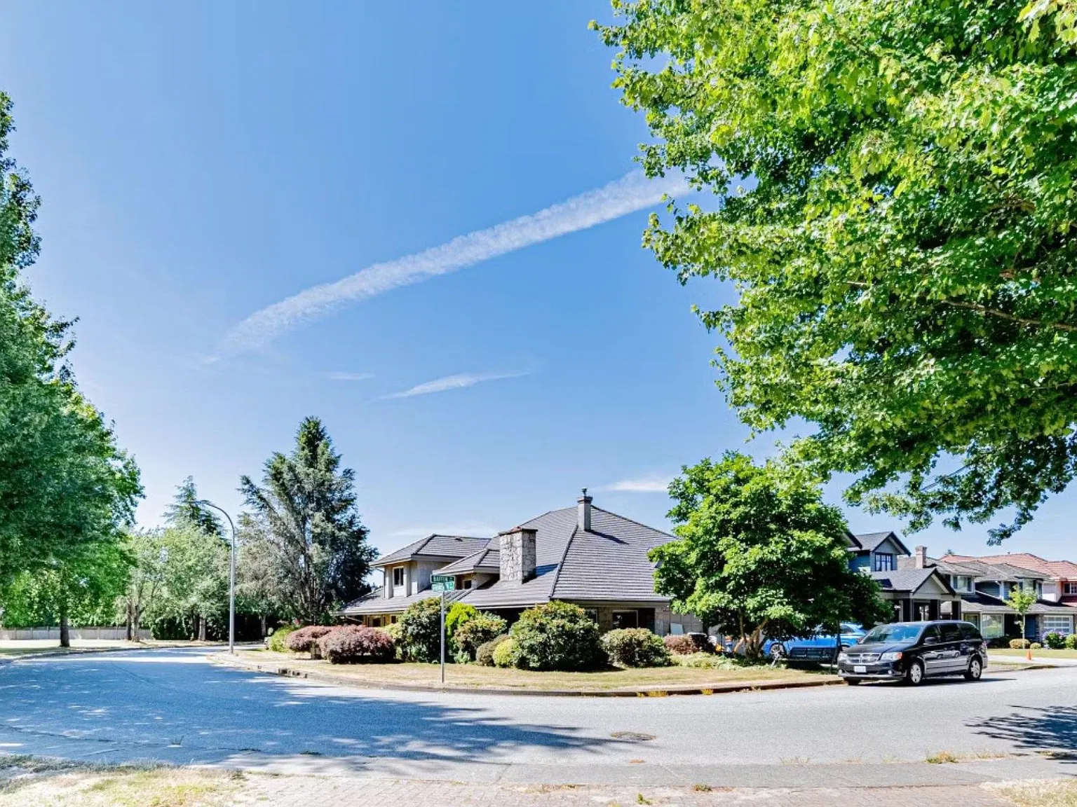 6 bed, 3812 sqft, $6,800 — Photo 4