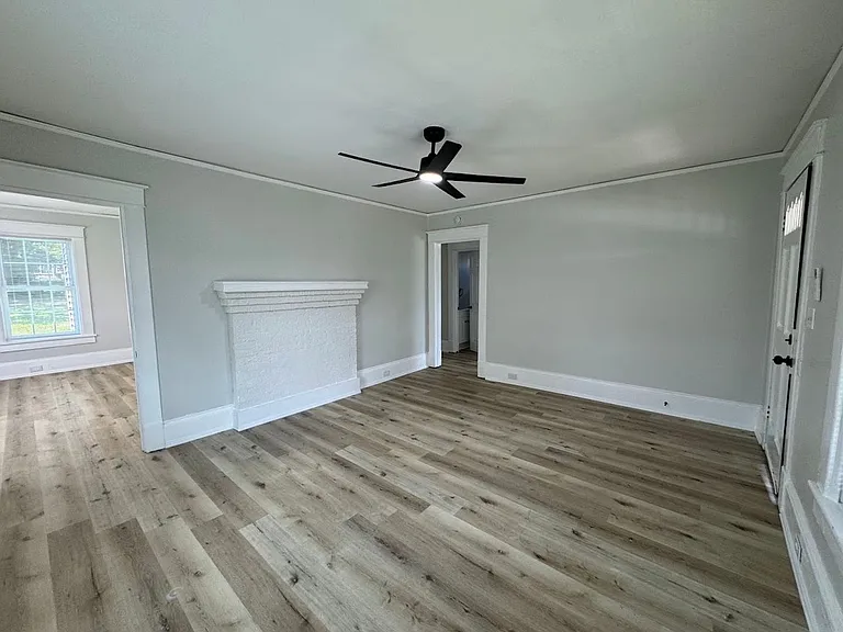 818 S Benbow Rd — Photo 3