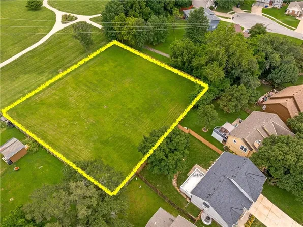 5109 Rosehill Rd, Shawnee, KS 66216