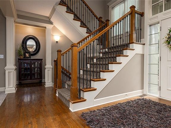 5th image of 2116 Winding Woods Dr