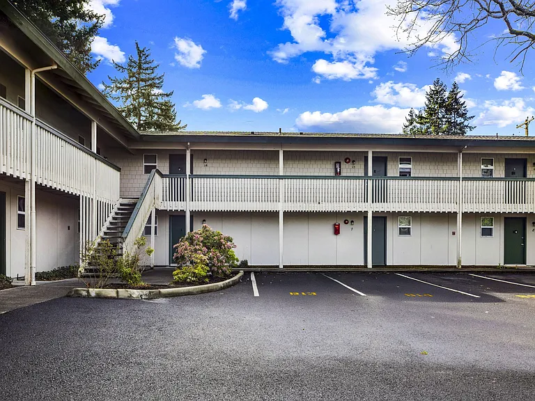 Greenfield Apartments — Photo 6