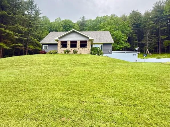 2867 Cobham Park Rd, Warren, PA 16365