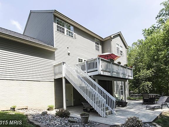 Private Back w/Patio and Deck