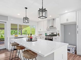 1020 Van Dyke Dr, Ballwin, MO 63011