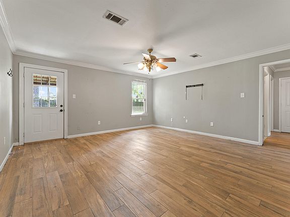3rd image of 30696 Country Club Ln