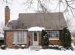 34 Ravenswood Ter, Cheektowaga, NY 14225