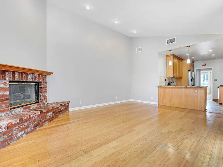 3343 Santa Carlotta St — Photo 11