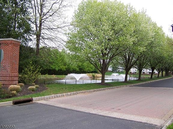 5th image of 301 Strull Ct #301