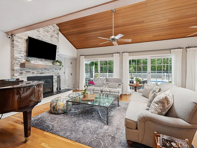 25 Midhampton Ave — Photo 8