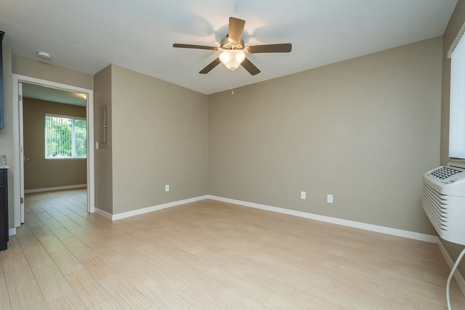 River Ridge Place - 203.5 Building — Photo 4