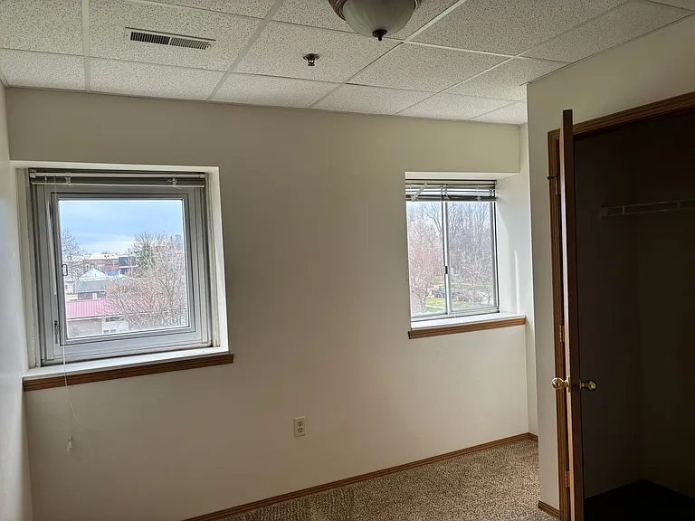 109 E Luverne St — Photo 30