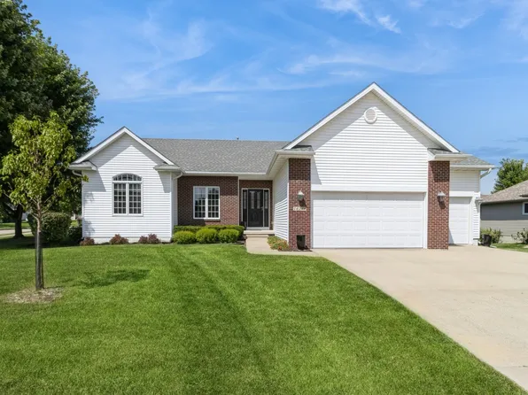 14219 Maple Dr, Urbandale, IA 50323