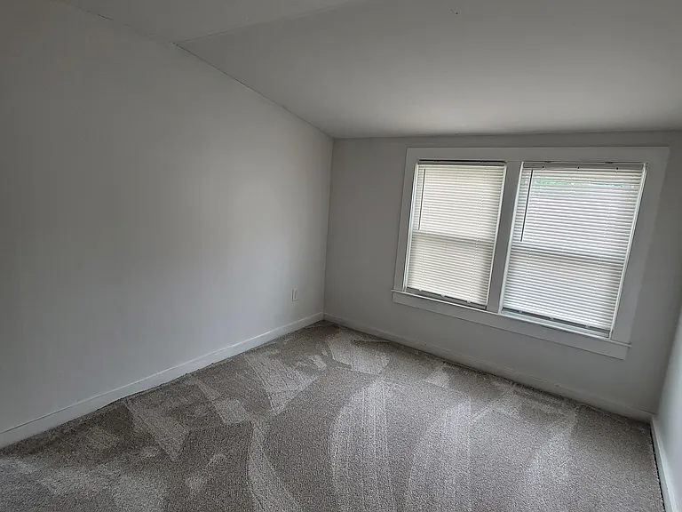 15 Governor Rd — Photo 12